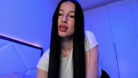 Snapshot of delly_love chatting on April 16, 8:09 pm delly_love online show from April 16, 8:09 pm