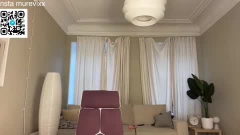 Delora online show from December 4, 10:24 am