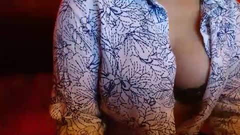 Snapshot of delphine_x chatting on February 2, 9:45 pm Delphine online show from February 2, 9:45 pm