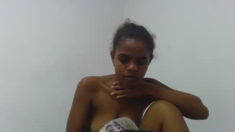 delphine online show from March 6, 6:54 am