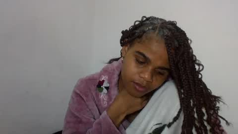 delphine online show from June 24, 5:12 pm