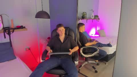 Snapshot of deluca_vega chatting on June 20, 12:19 pm Deluca Vega online show from June 20, 12:19 pm