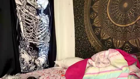 Snapshot of deluxxxeblu chatting on January 19, 5:39 pm TankinBody online show from January 19, 5:39 pm