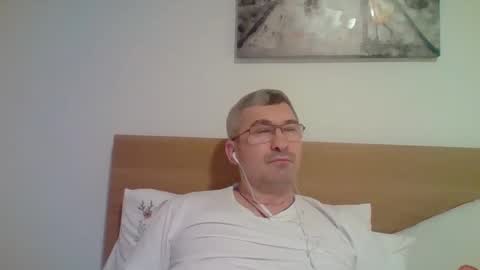 demarco1977 online show from April 5, 9:34 pm