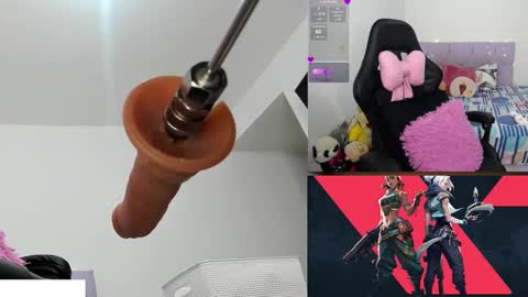 demiii online show from November 6, 9:32 am