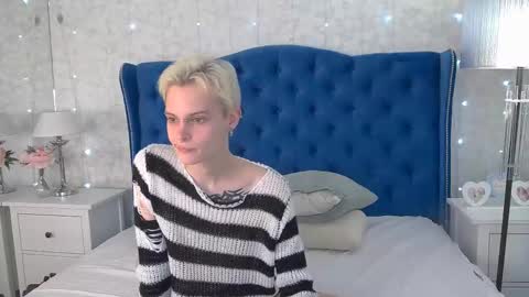 Snapshot of demianenglen chatting on February 28, 9:01 pm demianenglen online show from February 28, 9:01 pm