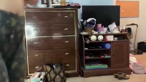 demi xc online show from January 8, 9:33 am