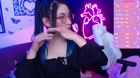 Snapshot of demyanderson_ chatting on December 13, 8:15 pm Demy online show from December 13, 8:15 pm