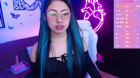 Snapshot of demyanderson_ chatting on December 14, 2:23 am Demy online show from December 14, 2:23 am