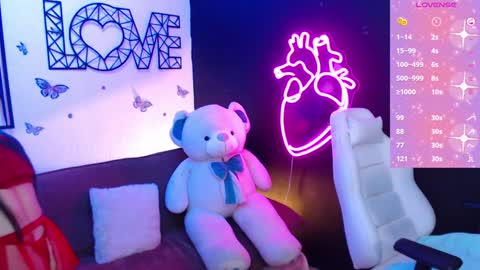 Snapshot of demyanderson_ chatting on December 18, 9:18 pm Demy online show from December 18, 9:18 pm