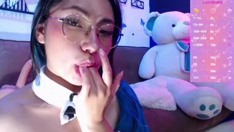 Snapshot of demyanderson_ chatting on December 22, 3:55 am Demy online show from December 22, 3:55 am