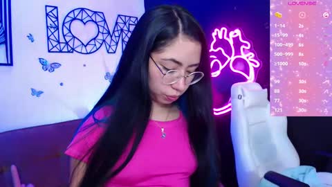 Snapshot of demyanderson_ chatting on February 19, 9:25 pm Demy online show from February 19, 9:25 pm