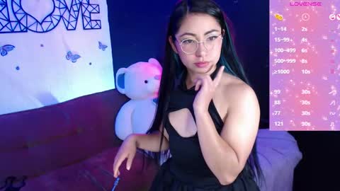 Snapshot of demyanderson_ chatting on March 7, 12:26 am Demy online show from March 7, 12:26 am