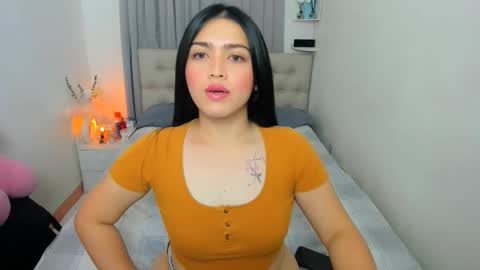 Snapshot of dencyleander chatting on February 19, 2:40 am Demi online show from February 19, 2:40 am