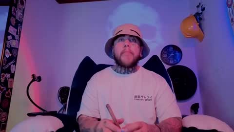 Snapshot of denjig chatting on September 16, 2:56 am Oliver online show from September 16, 2:56 am