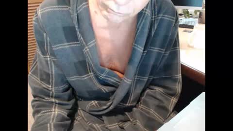 Den  Jet online show from December 4, 10:24 am