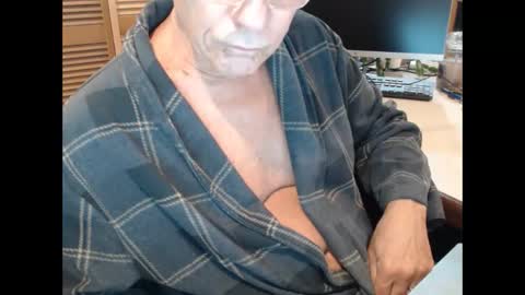 Den  Jet online show from December 23, 10:35 am