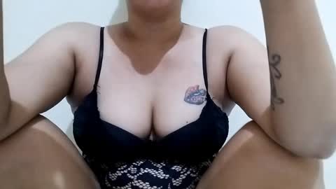 Snapshot of dennabaza chatting on May 8, 7:57 am Sarina online show from May 8, 7:57 am