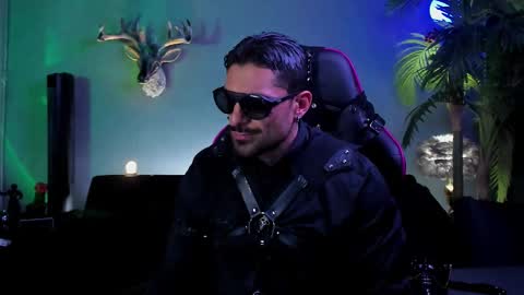 dennis_cox_ online show from March 24, 6:18 am