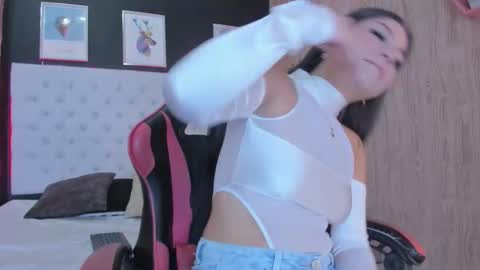 Snapshot of dennyzeans chatting on December 17, 11:16 am dennyzeans online show from December 17, 11:16 am