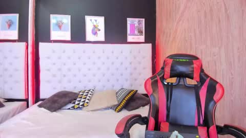 Snapshot of dennyzeans chatting on January 7, 11:12 am dennyzeans online show from January 7, 11:12 am