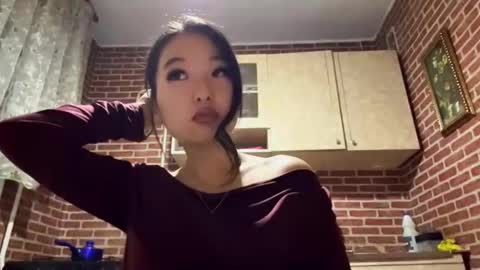 Emma online show from November 19, 1:11 pm