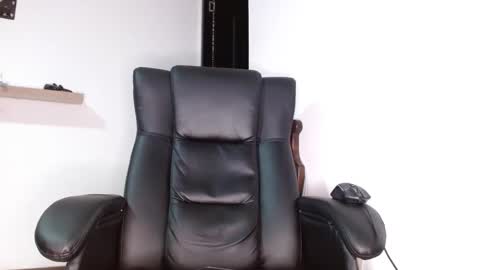 Snapshot of derek_garciaa chatting on February 24, 9:31 pm Sir. Derek - Total Control online show from February 24, 9:31 pm