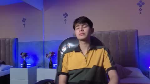 derek_sinn online show from March 1, 2:08 pm