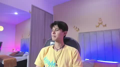 derek_sinn online show from March 19, 8:02 pm