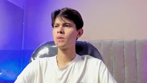 derek_sinn online show from March 24, 12:32 pm