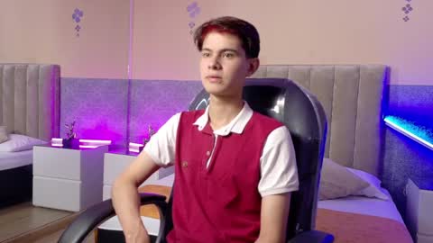 derek_sinn online show from April 3, 7:45 pm