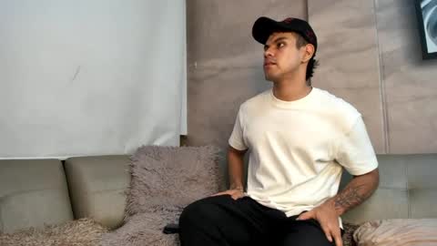 derek_voss online show from April 12, 3:55 am