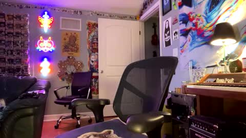 derekdings online show from September 25, 5:27 pm