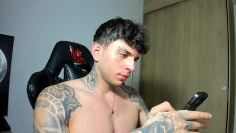 derekmuller11 online show from April 5, 12:41 am