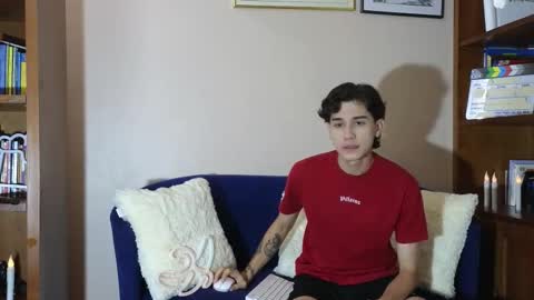 Derek online show from December 14, 1:11 am