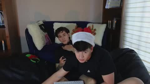 Derek online show from December 15, 9:41 pm