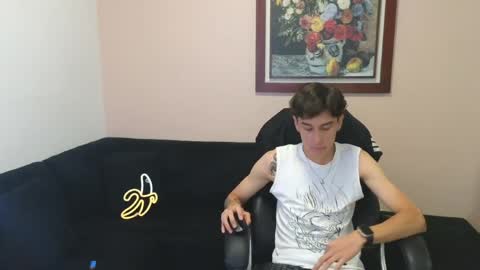 Derek online show from May 19, 11:22 pm