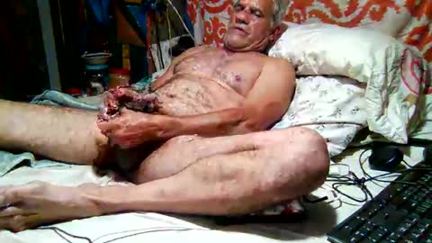 derick1961 online show from November 6, 7:09 am