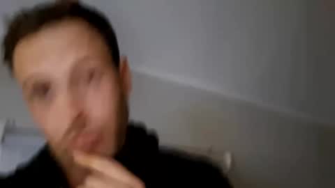 Snapshot of derricklapp814 chatting on November 2, 3:09 am derricklapp814 online show from November 2, 3:09 am