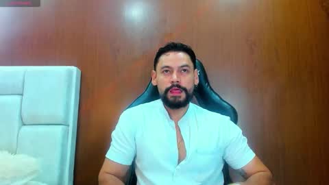 DerryBigger CM online show from November 11, 6:30 pm