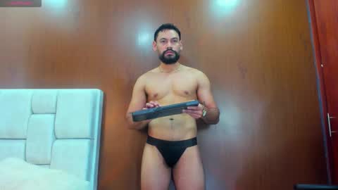 DerryBigger CM online show from December 19, 7:43 pm