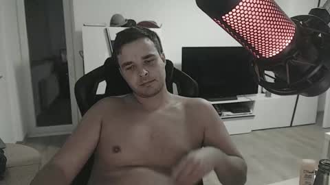 dershark online show from October 31, 4:57 am