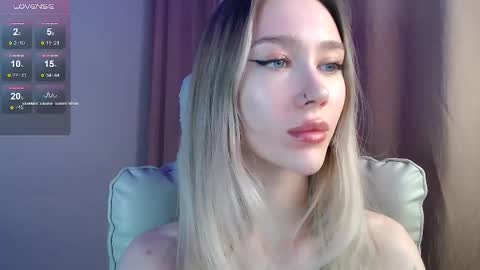 Snapshot of des_ch chatting on February 21, 5:36 pm Ari online show from February 21, 5:36 pm