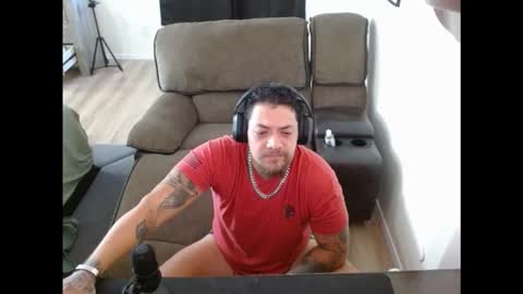 Snapshot of desertadventurer25 chatting on October 15, 2:17 pm desertadventurer25 online show from October 15, 2:17 pm