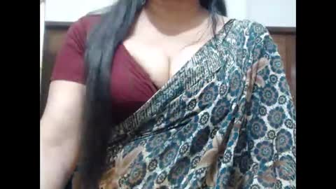 Snapshot of desimaisa130 chatting on May 21, 5:20 pm Maisa online show from May 21, 5:20 pm