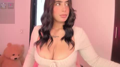 Snapshot of desired_breasts chatting on March 21, 6:44 pm Sophie online show from March 21, 6:44 pm