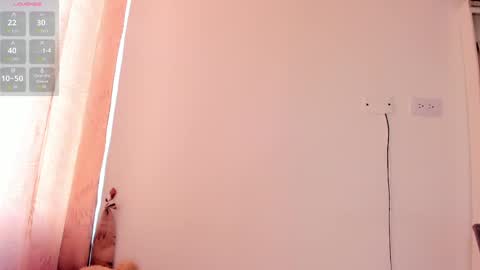 Snapshot of desired_breasts chatting on April 25, 6:49 pm Sophie online show from April 25, 6:49 pm