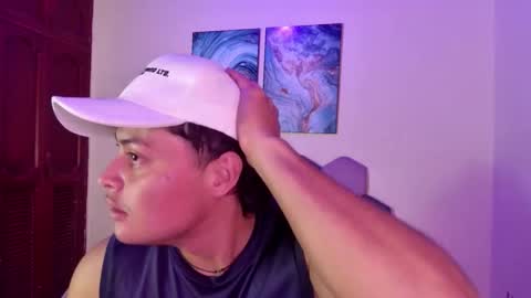 TORI AND MR. BEAR online show from October 6, 11:40 am