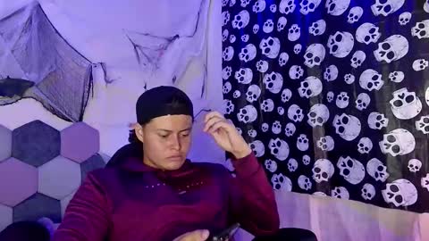 TORI AND MR. BEAR online show from October 18, 7:03 pm