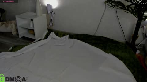 Snapshot of desiree_doll chatting on January 13, 1:00 am Gill online show from January 13, 1:00 am